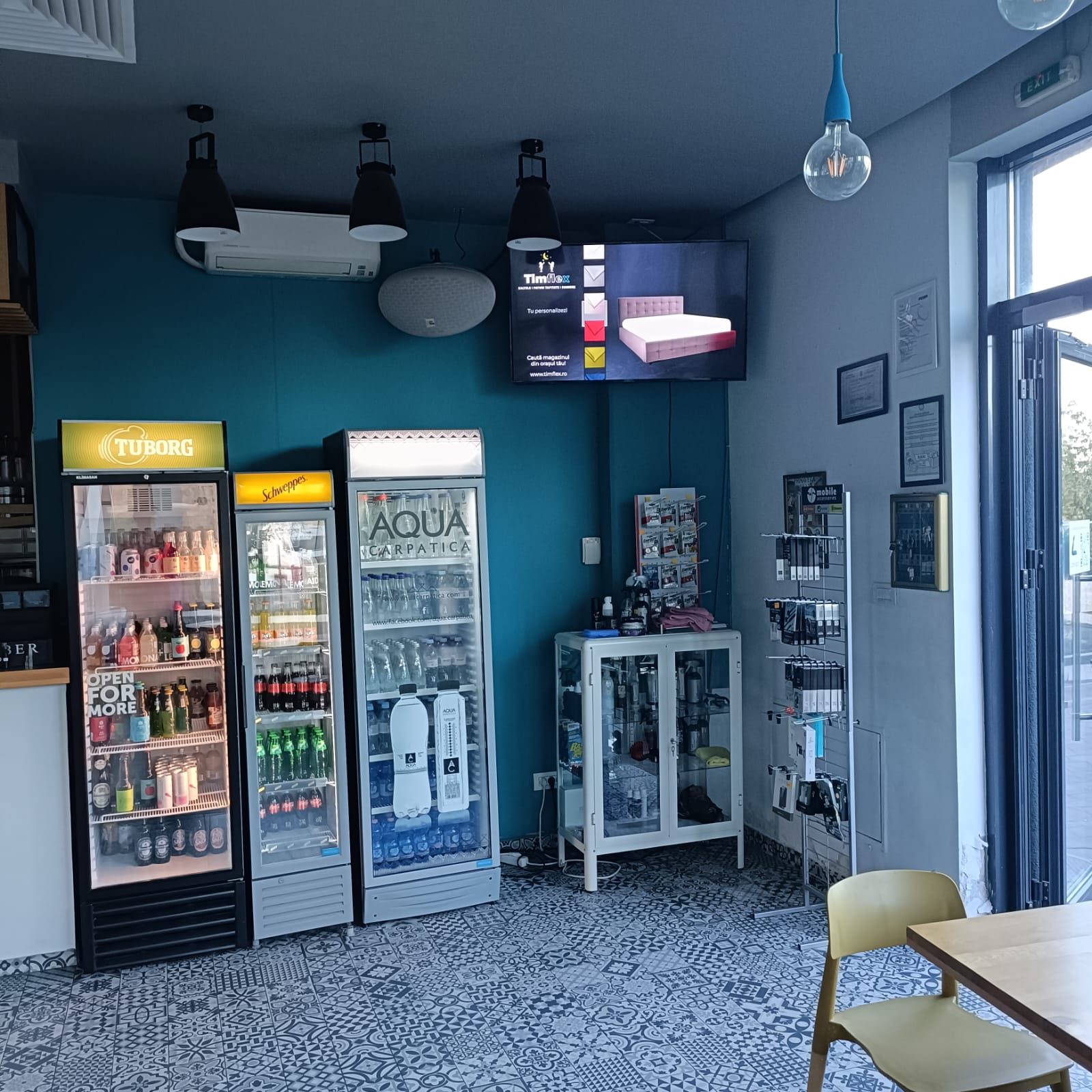Reteaua-Digitala-Indoor-DOOH-CAR-HOUSE-LUX-CAFE-2